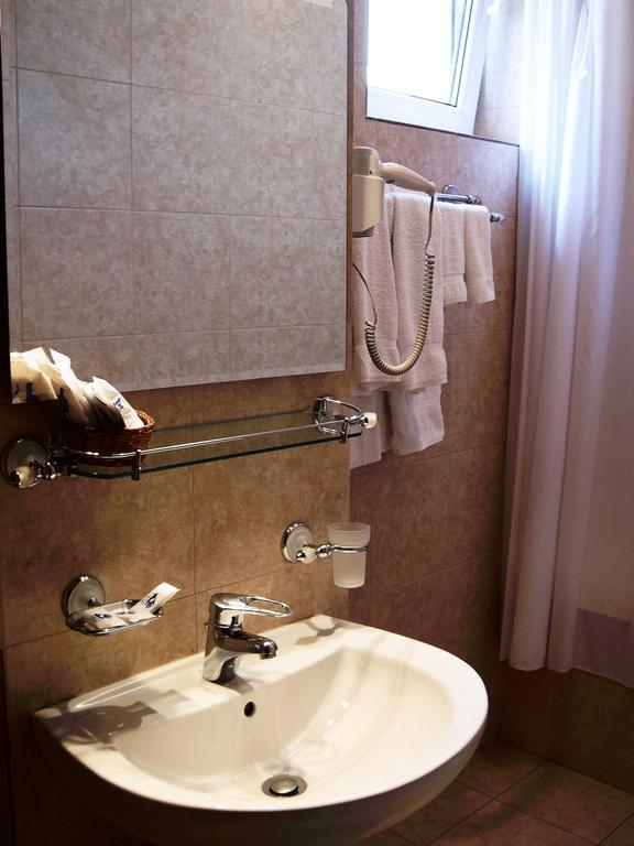 Hotel Piccolo Mondo Bukarest Rum bild
